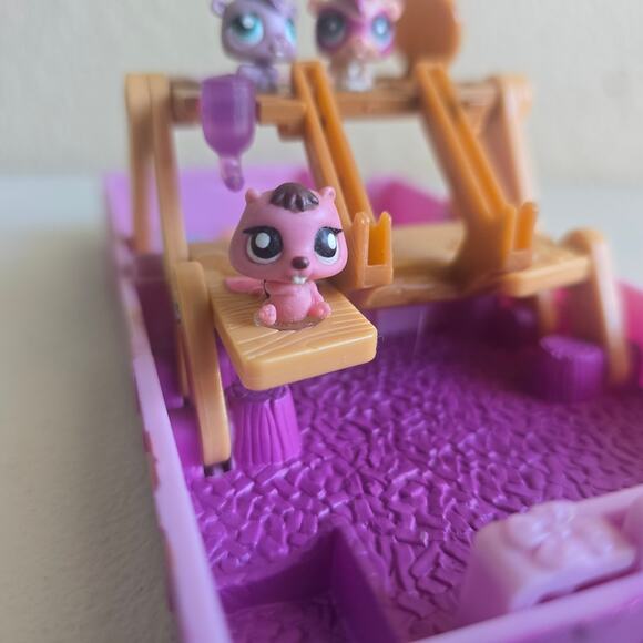 Littlest Pet Shop Teeniest Tiniest Teensies Popping Hamster House + 3 Figures - Picture 5 of 12